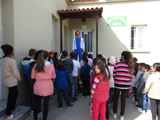 Ο παγκόσμιος πρωταθλητής ακοντισμού Γκατσιούδης στα σχολεία των Σαπών Ροδόπης