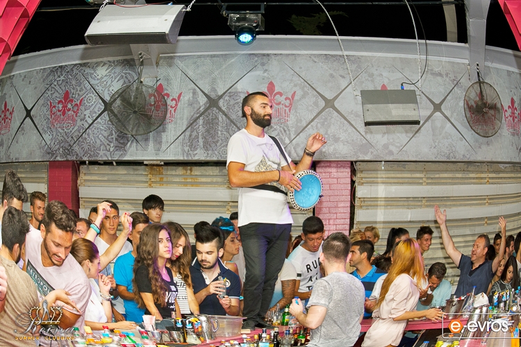 Έλαμψαν τα αστέρια του "All Stars Party" στο Reina Club.