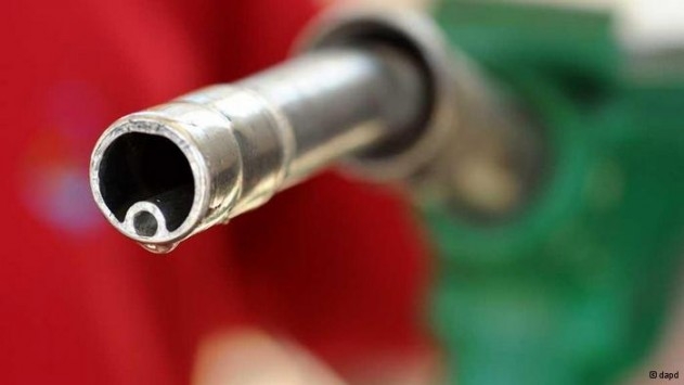 Βενζινοπώλες: Τι λένε για τα σενάρια εξίσωσης τιμής πετρελαίου κίνησης-βενζίνης