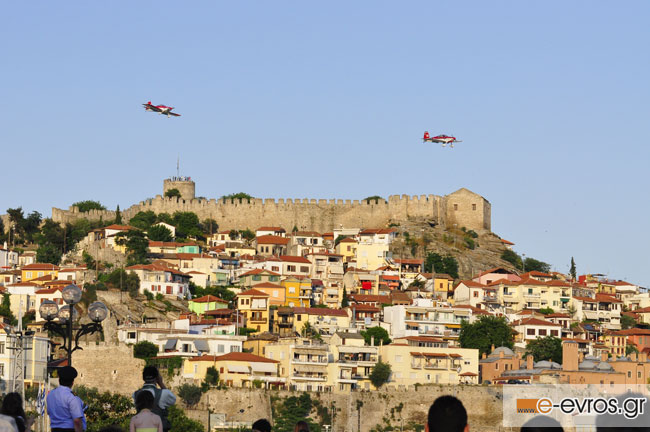Εντυπωσιακό το 1ο Fly In Air Show στη Καβάλα.