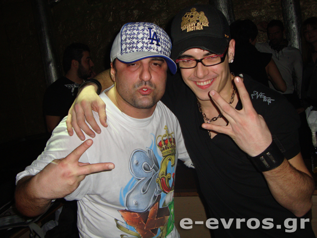 Τα "σπάσαν" στο Prive Club παρέα με τον Dj AK!