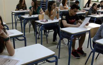 Αυξάνονται οι θέσεις φοιτητών στα ΑΕΙ, μειώνονται στα ΤΕΙ.