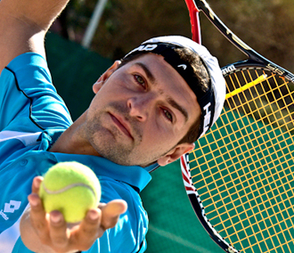 Who is Ντάνης;