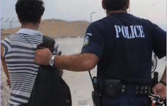 Εικόνες από τις επιχειρήσεις στο ποτάμι και στους δρόμους, από την καθημερινή 'μάχη', από τη διαμαρτυρία στην Αλεξανδρούπολη.