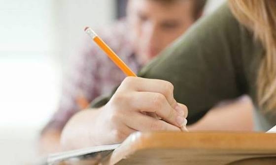 Αυτή τη φορά, όλοι οι μαθητές των συμμετεχόντων γυμνασίων του νομού μας διαγωνίστηκαν σε κοινά θέματα γλώσσας και ορθογραφίας.