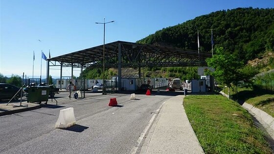 Η Περιφερειακή Σύνθεση απέναντι στον Αντιπεριφερειάρχη Τουρισμού.