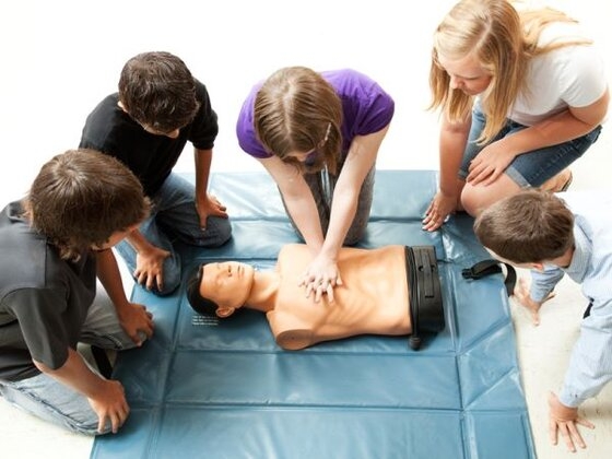 Αλεξανδρούπολη: Επίδειξη παροχής Πρώτων Βοηθειών από τον Ερυθρό Σταυρό