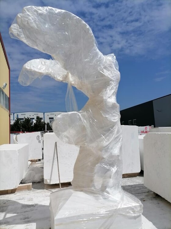 Το 2ο πιστό αντίγραφο της Νίκης της Σαμοθράκης θα κοσμεί κλινική στο Χιούστον!