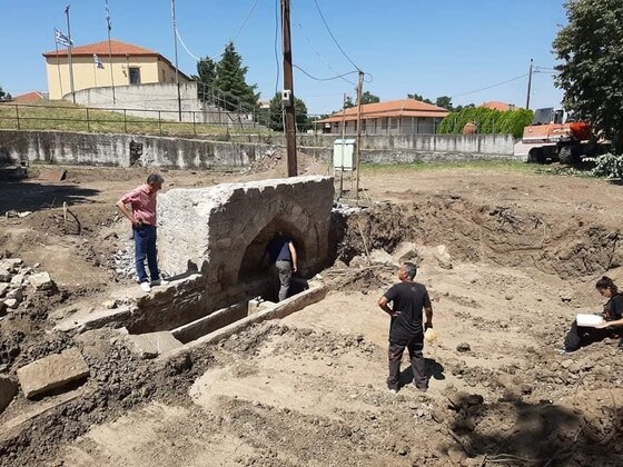 Ο Δήμαρχος Ορεστιάδας κ. Μαυρίδης βρέθηκε στο σημείο των ανασκαφών για να ενημερωθεί για τις εξελίξεις των ερευνών.