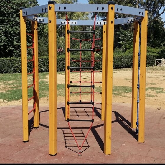 Με νέες παιδικές χαρές εξοπλίζονται οι κοινότητες Πενταλοφου και Πλάτης.